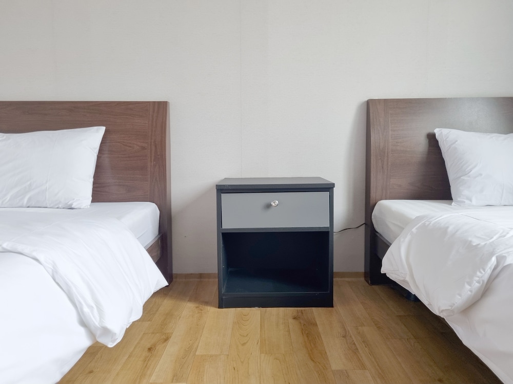 Double Single Room - Photo 9