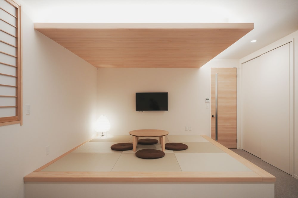Traditional Twin Room thumbnail 6