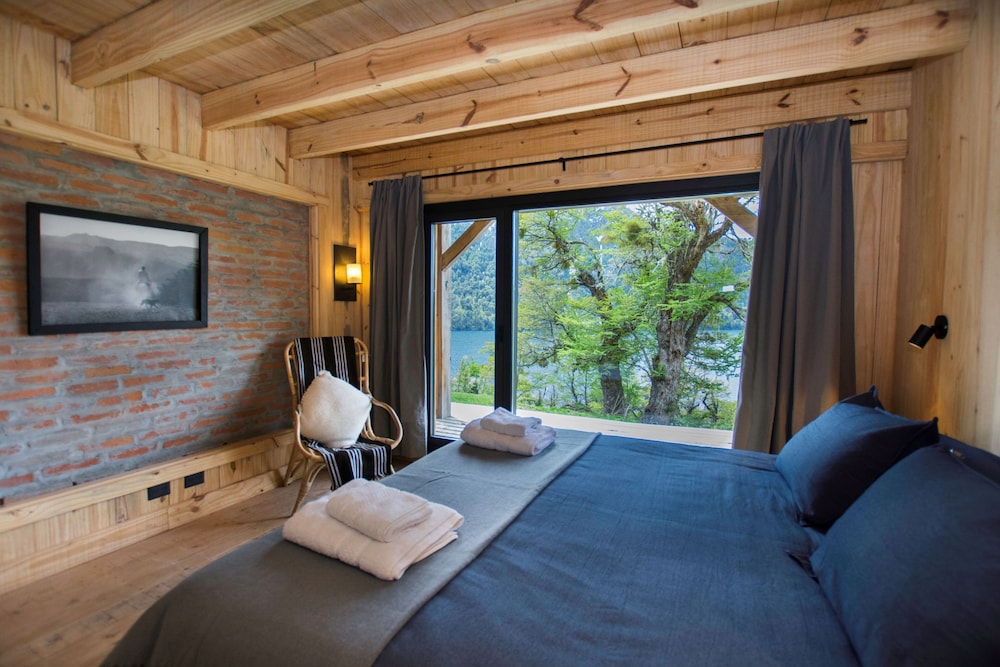 Standard Room, Balcony, Lake View photo 1