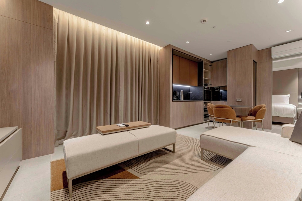 Suite, 1 Bedroom, City View