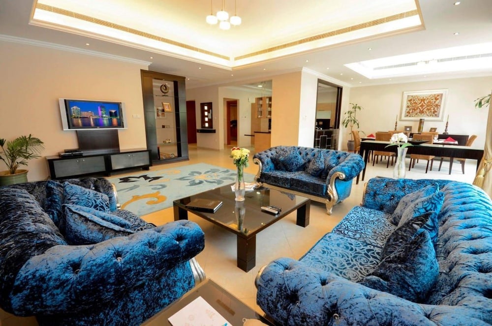 Family Villa, 4 Bedrooms, Garden View, Poolside photo 2