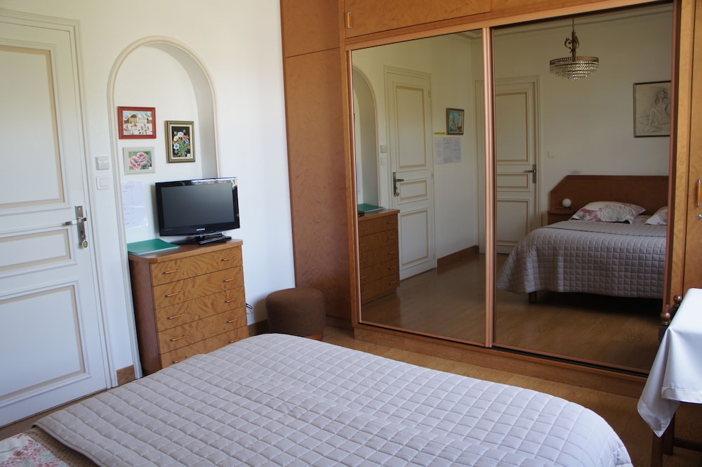 Standard Room photo 2