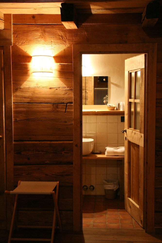 Standard Double Room - Photo 4