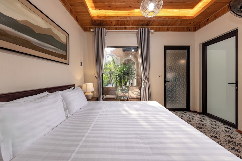 Standard Double Room, Pool View