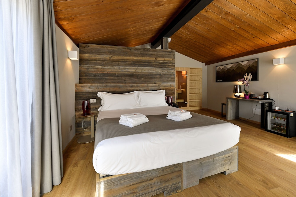 Luxury Suite, Terrace (Private Pool and Sauna) photo 2