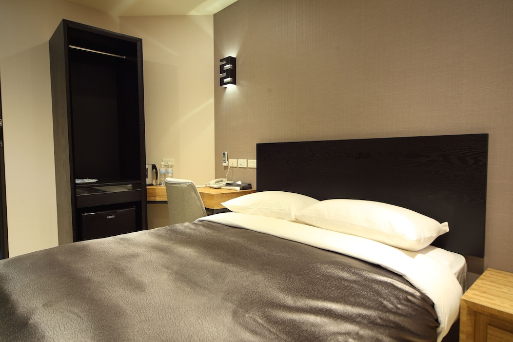 Superior Double Room (No Window) photo 3