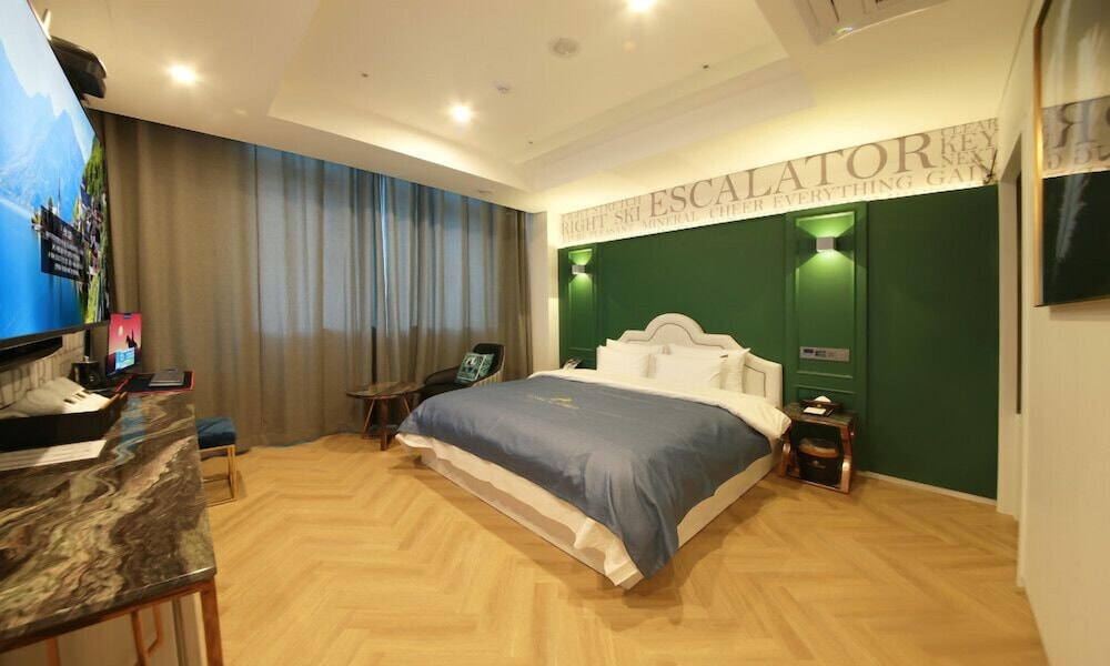 Standard Double Room - Photo 8