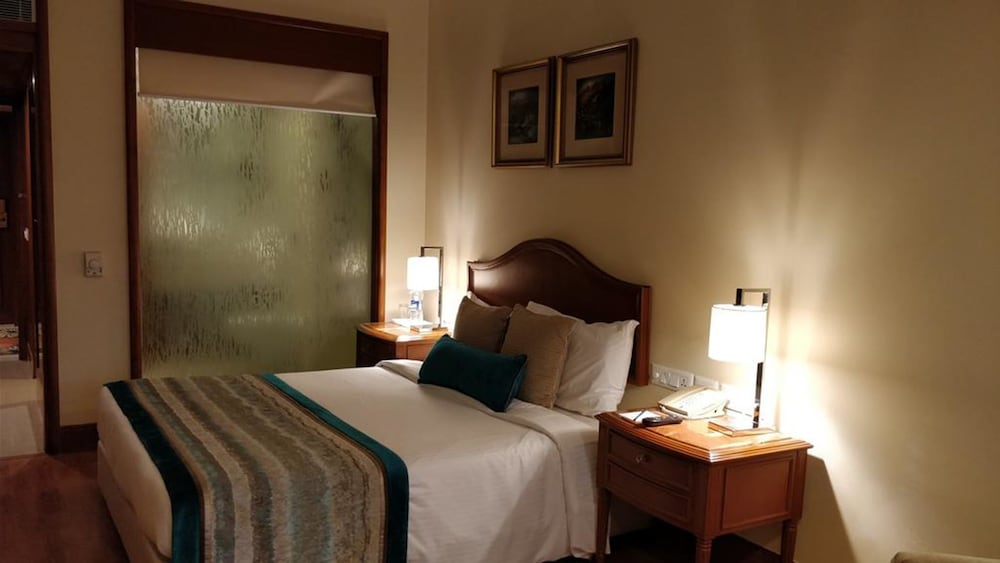 Deluxe Room - Photo 4