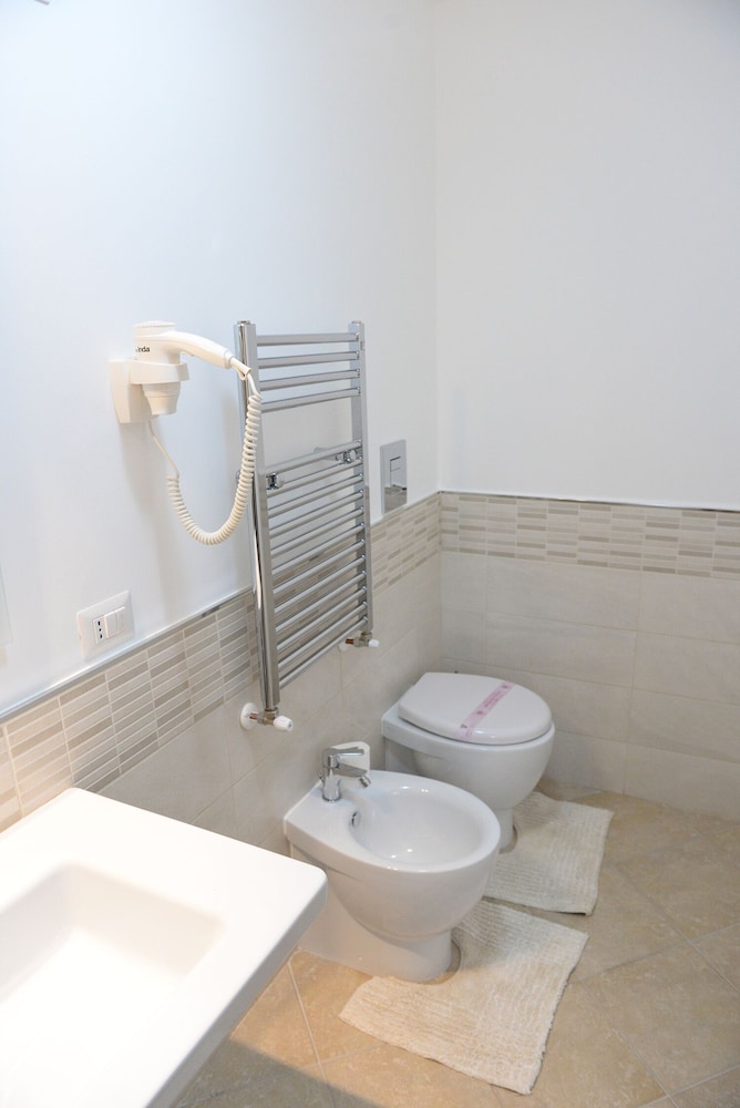 Double or Twin Room - Photo 2