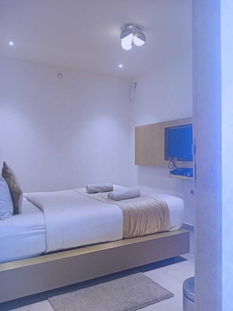 Deluxe Room - Photo 7
