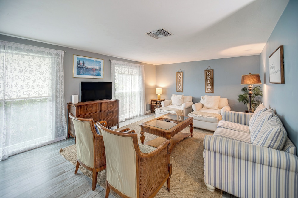 House (4 Bedrooms) photo 2