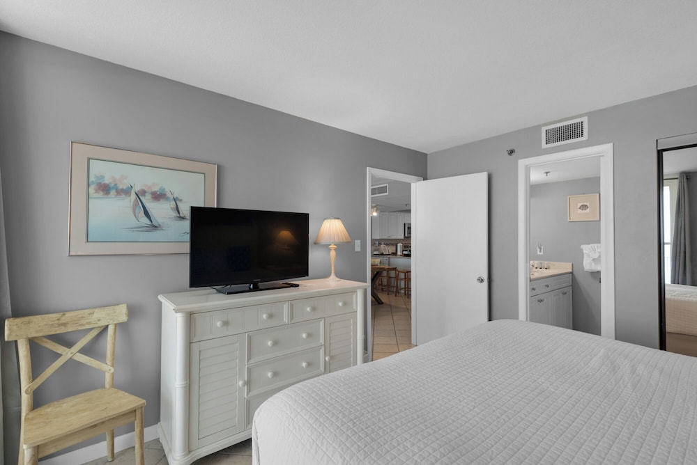Condo, Multiple Beds, Patio, Ocean View (Beachcrest 301) photo 3