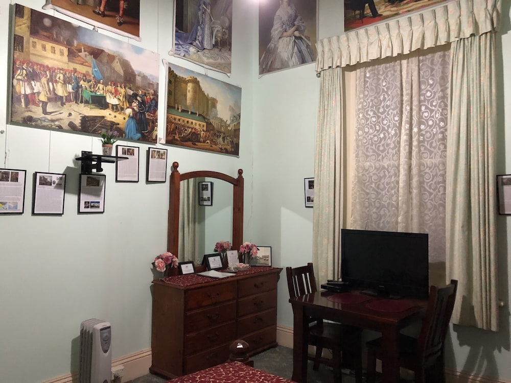 Standard Suite, 1 Bedroom, Non Smoking, Shared Bathroom (Double Room 2) photo 2