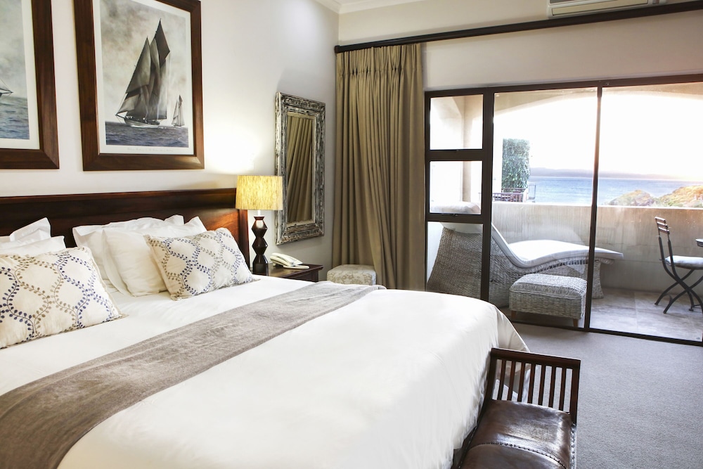 Twin / King Luxury Sea Facing photo 2