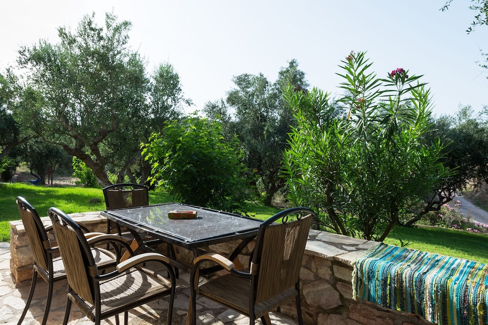 Grand Studio, Garden View photo 3