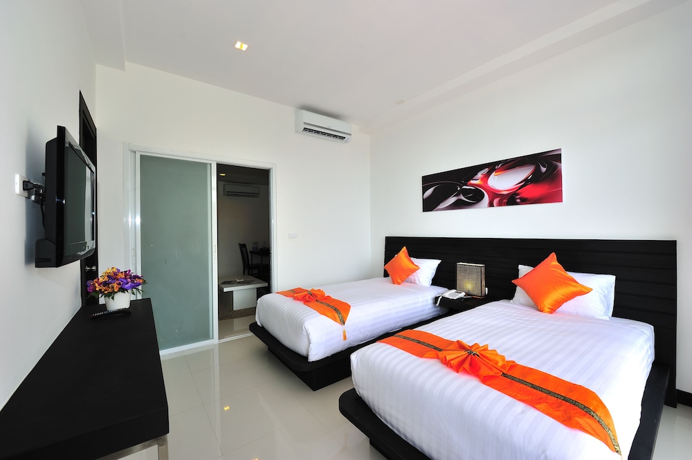 Family Room, 2 Bedrooms photo 2