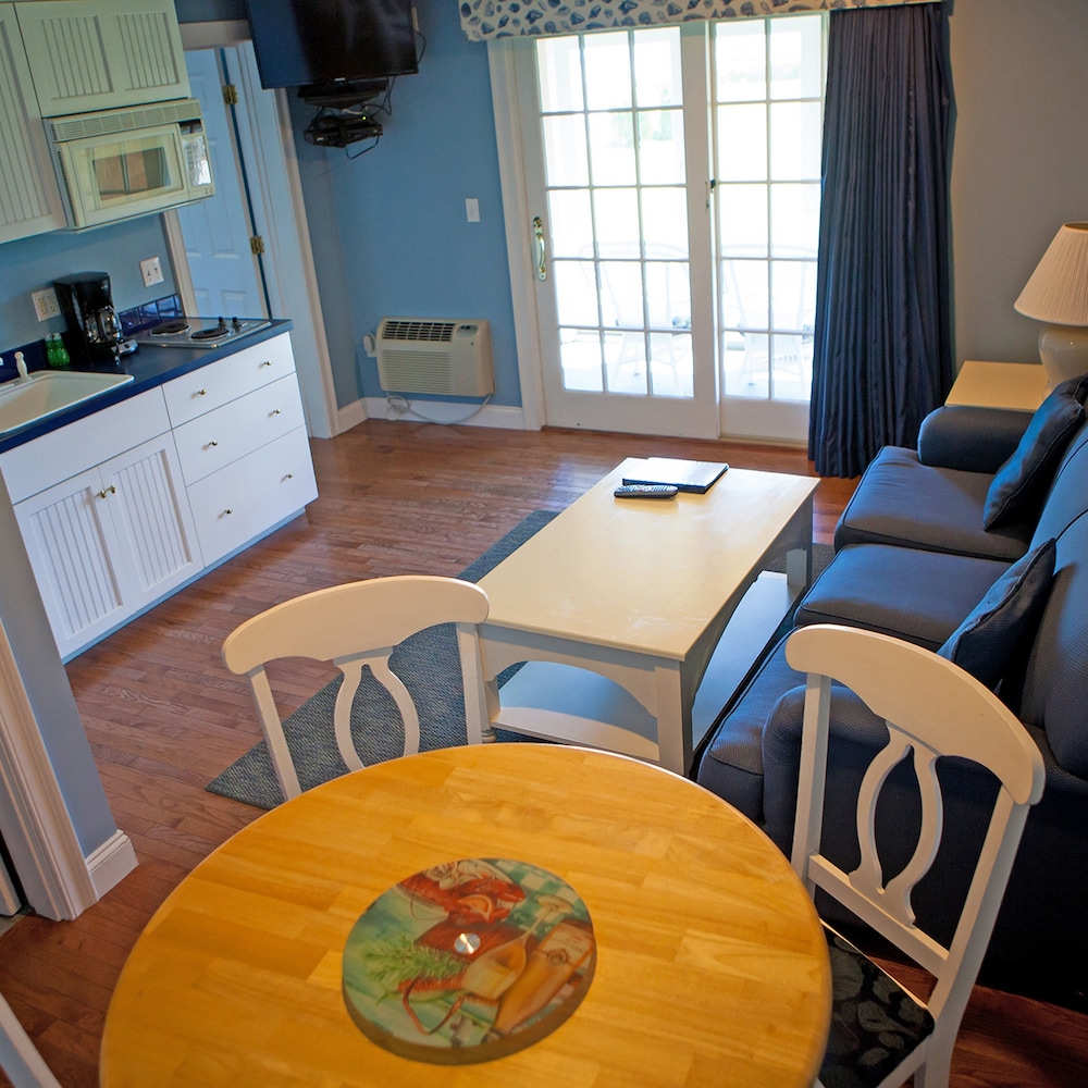 Condo, 1 Bedroom photo 2