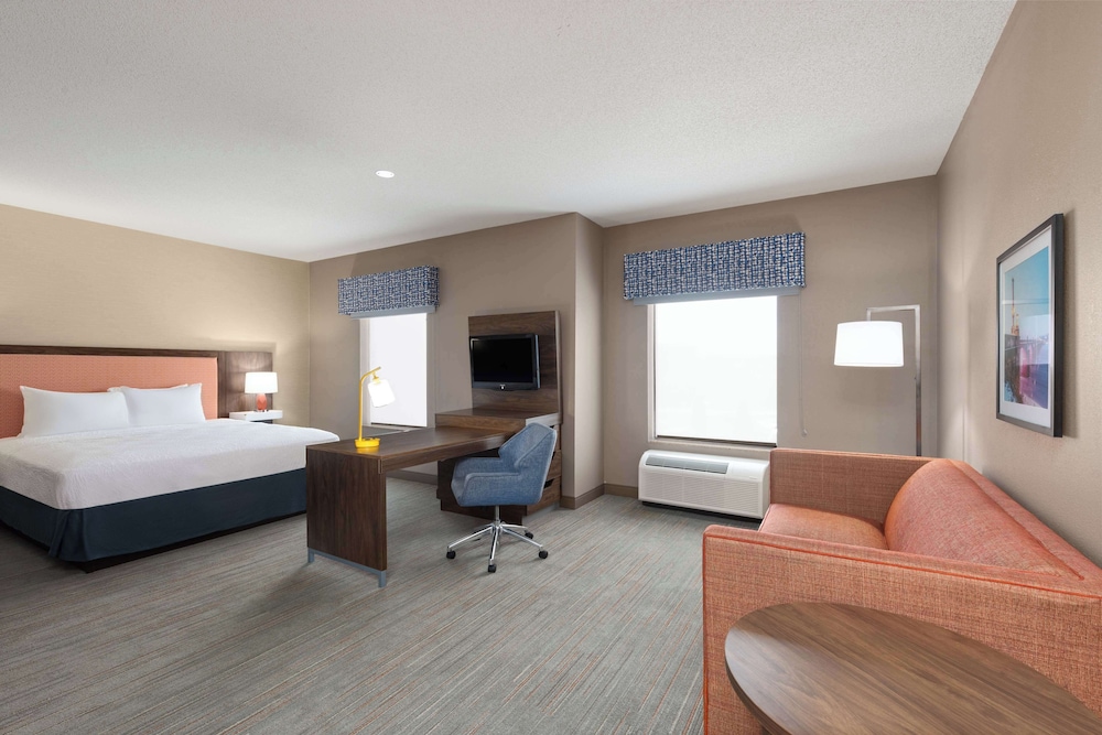 Studio Suite, 1 King Bed, Non Smoking - Photo 2