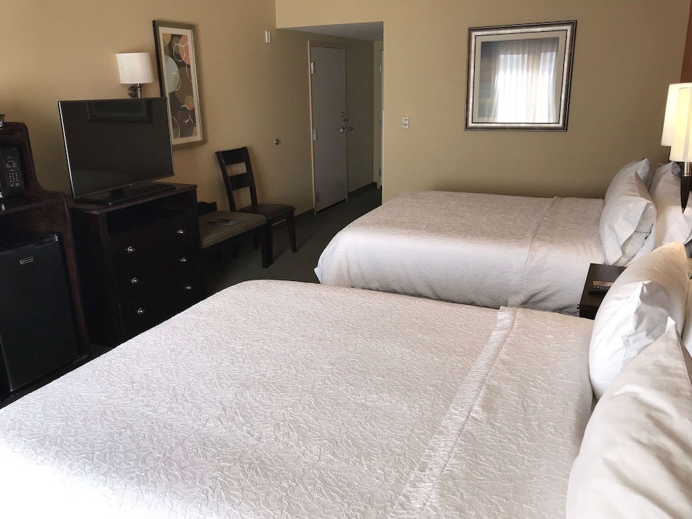Room, 2 Queen Beds, Accessible, Non Smoking - Photo 1