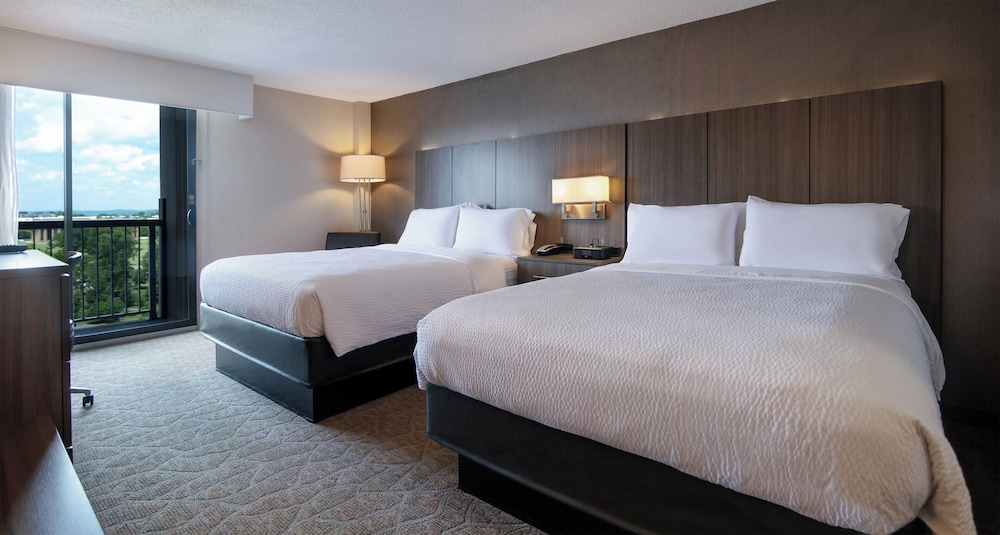Standard Room, 2 Queen Beds, Business Lounge Access