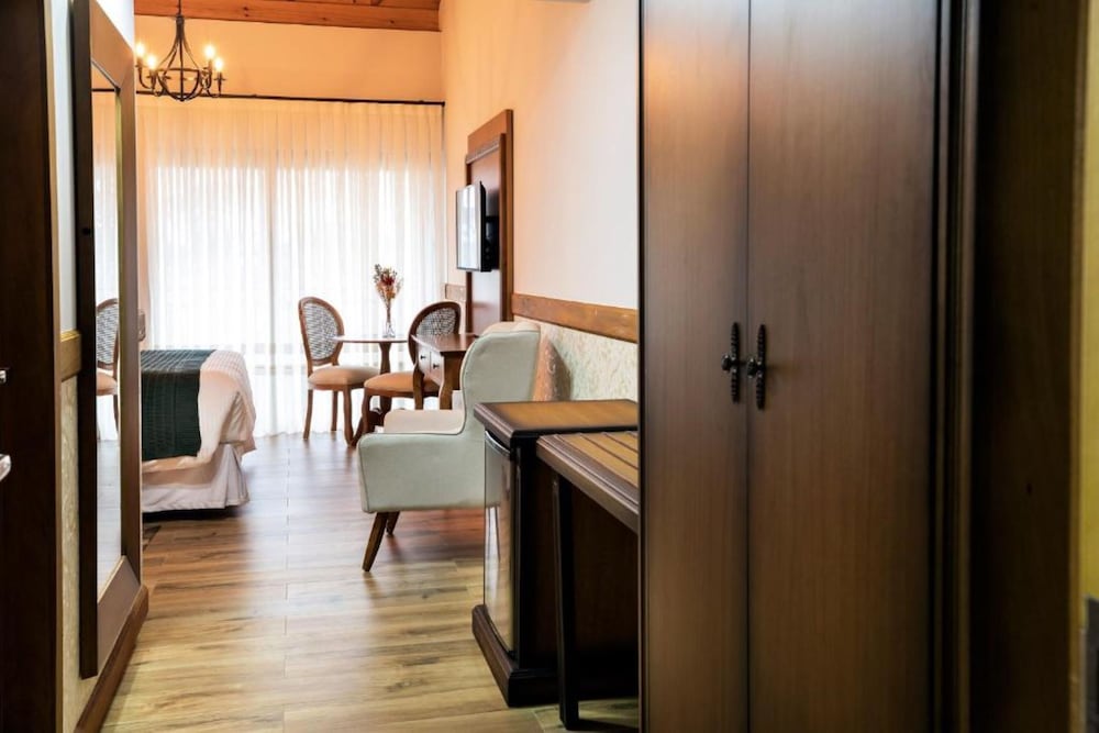 Deluxe Double Room, 1 Queen Bed, Patio photo 3