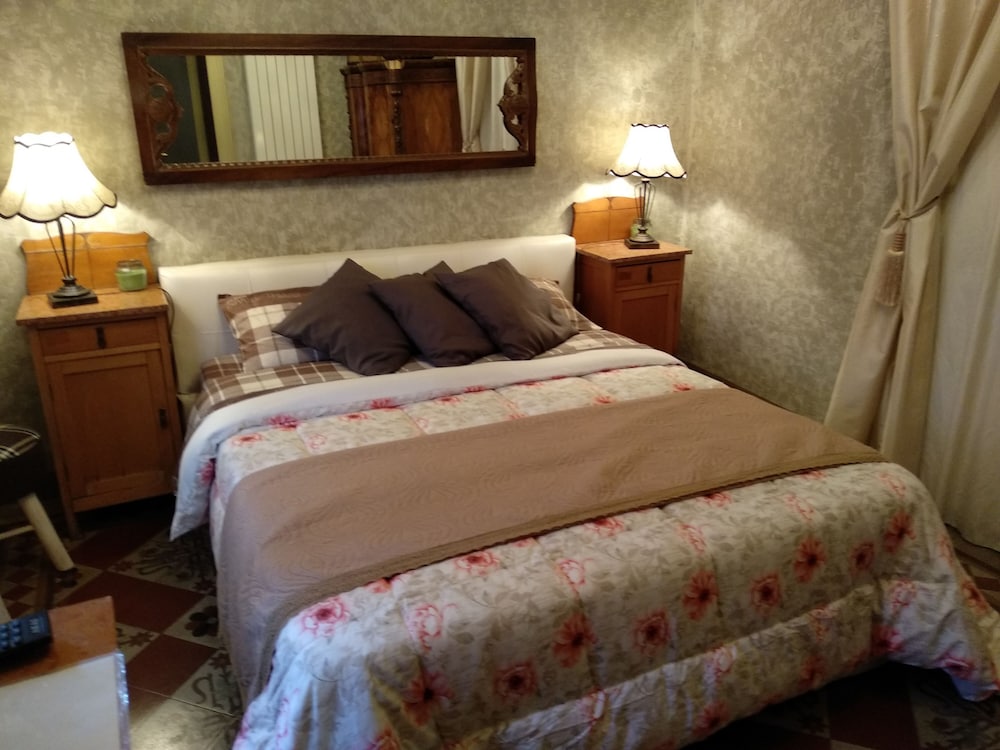 Deluxe Double Room, Private Bathroom