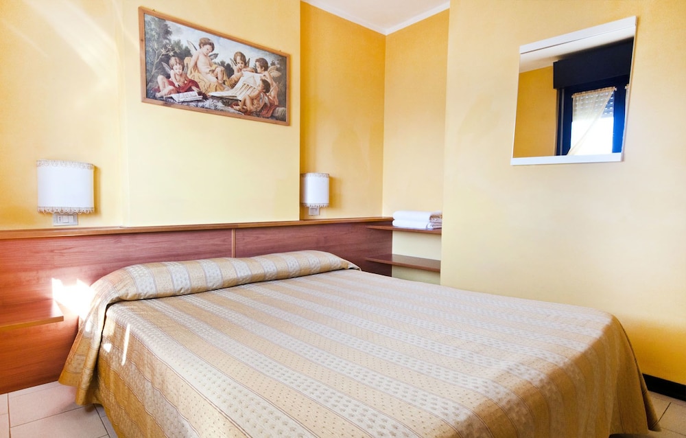 Standard Double Room photo 2