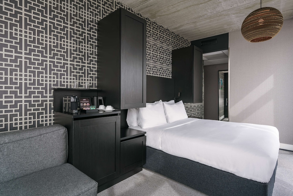 Superior Room, 1 Queen Bed, Non Smoking (Water View)