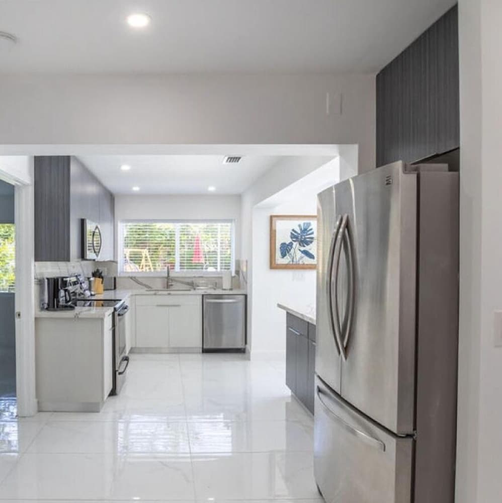 Fresh Luxe Villa w Heated Pool Grill Chill Spots, Billede 39