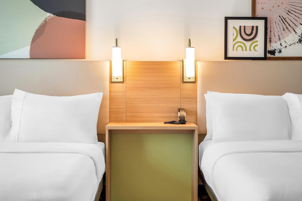 Room, 2 Queen Beds, Accessible, Bathtub (Mobility) photo 3