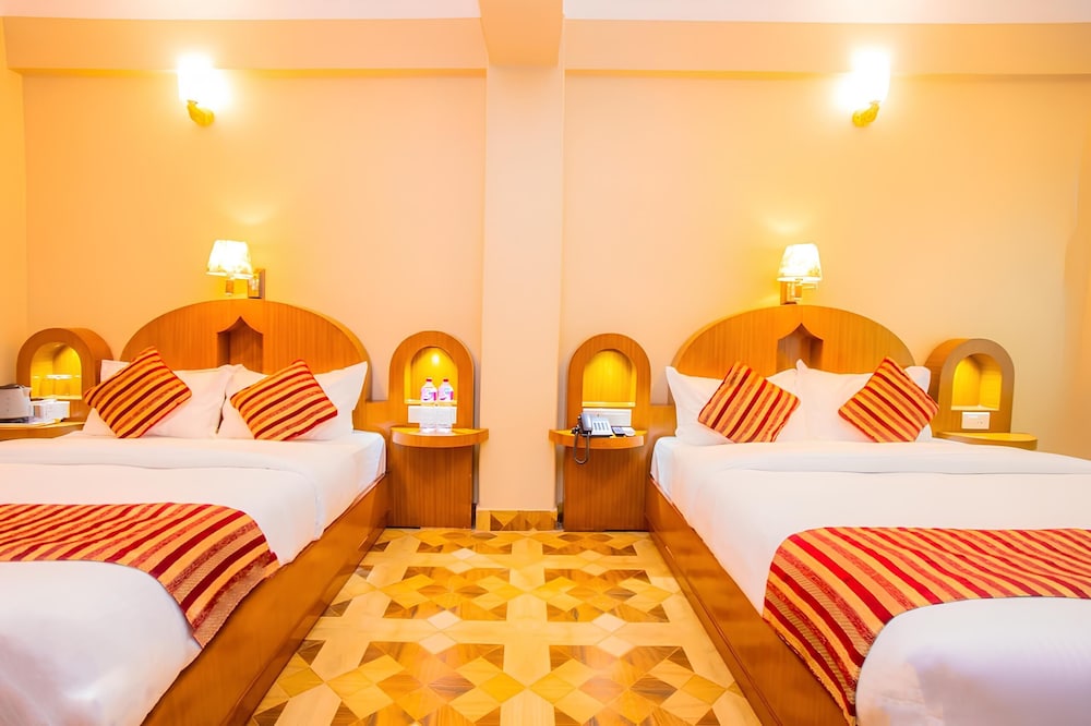 Double Room, 2 Queen Beds, Mountain View