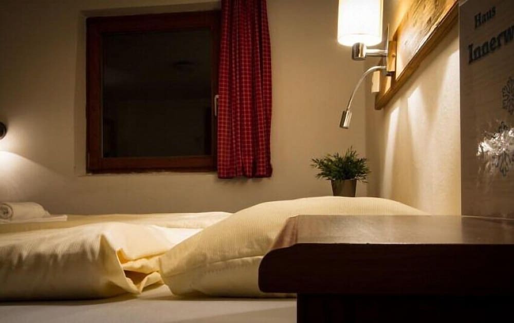 Single Room, 1 Twin Bed, Mountain View, Slope side photo 1