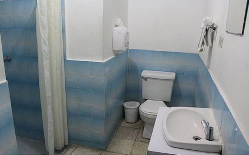Economy Single Room, 1 Large Twin Bed photo 2