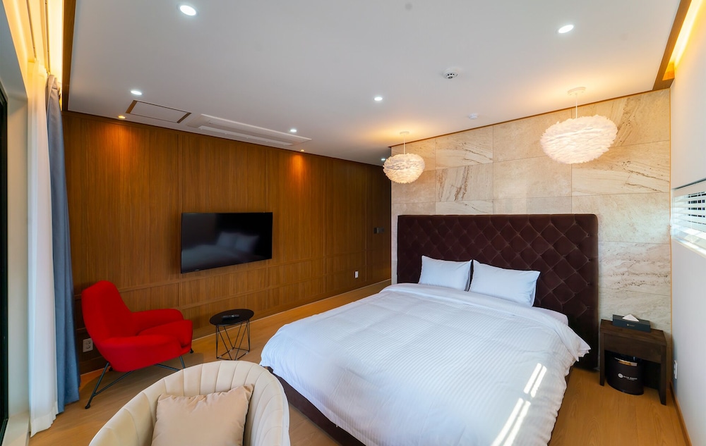 Standard Spa - Photo 1
