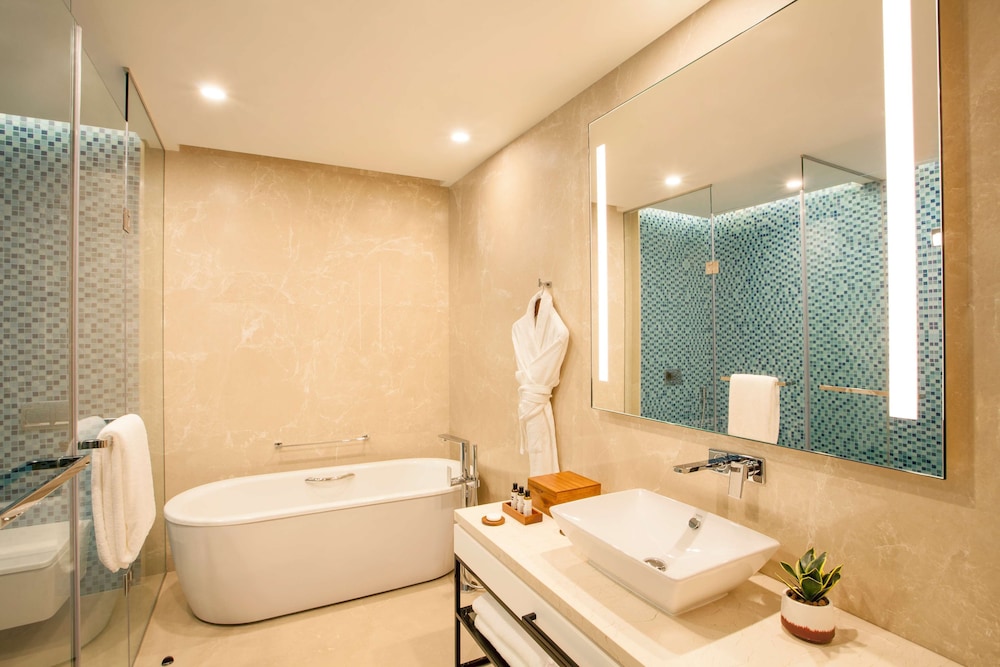 Regency, Suite - Photo 7