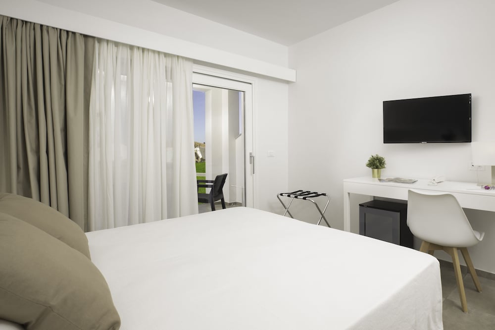 Classic Double or Twin Room - Photo 5