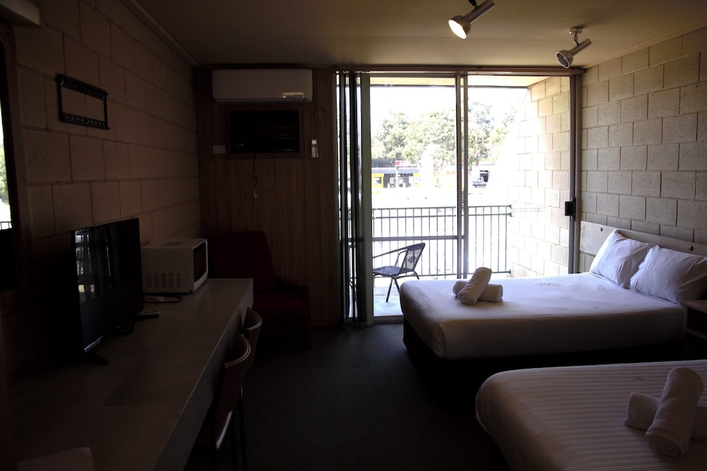 Superior Room, 2 Queen Beds photo 3