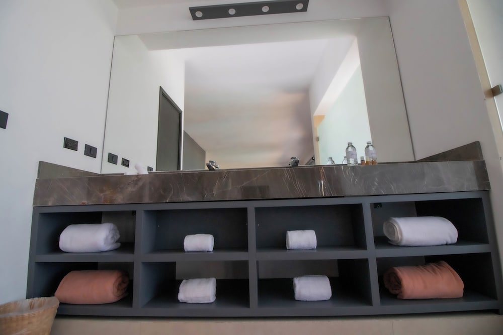 MASTER SUITE - Photo 4