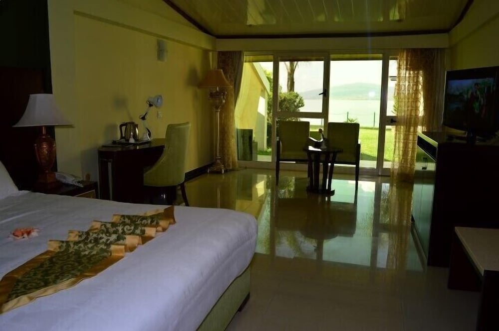 Deluxe Bungalow, 1 Bedroom, Accessible, Garden View photo 3