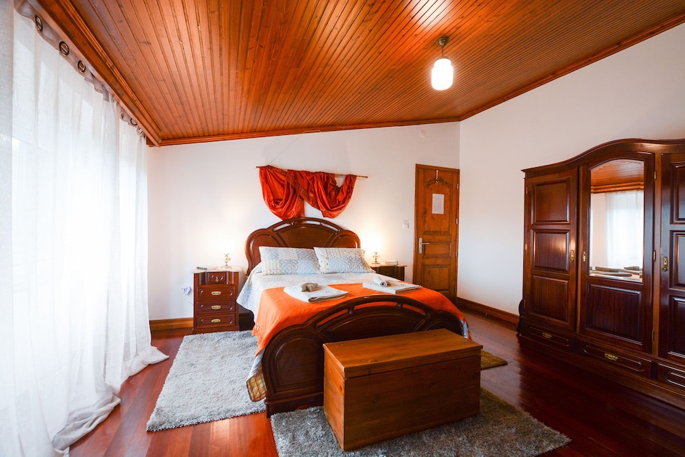 Traditional Suite, Mountain View, Garden Area photo 2