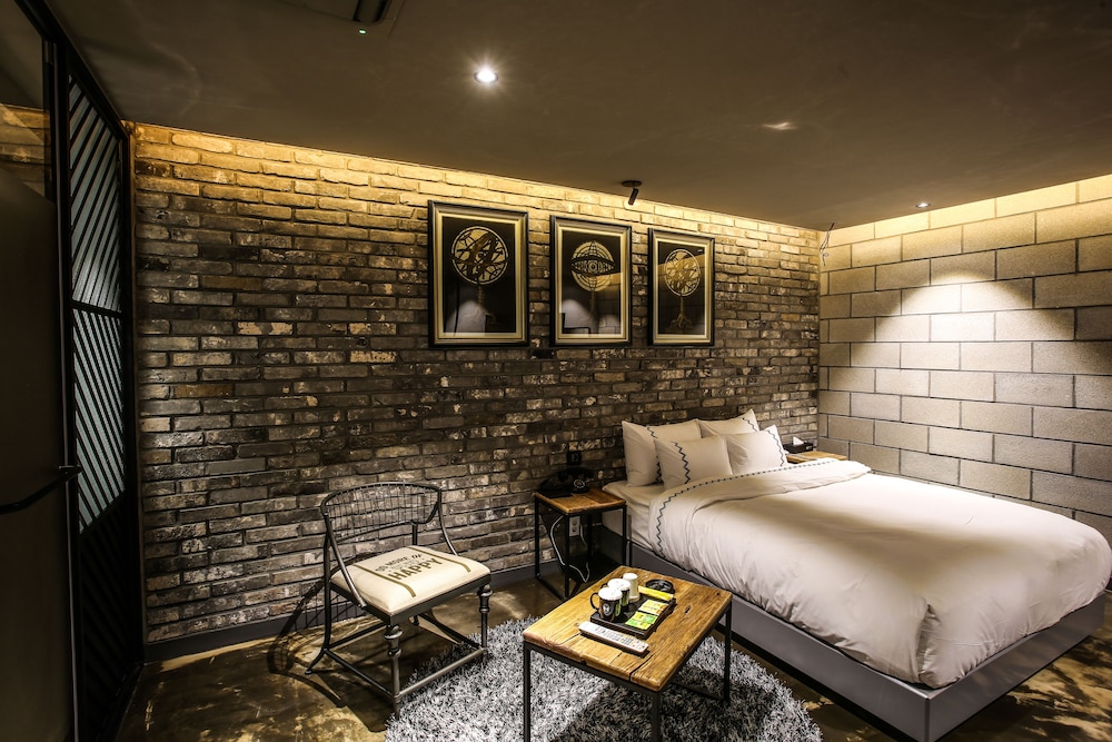 Standard Double Room - Photo 7