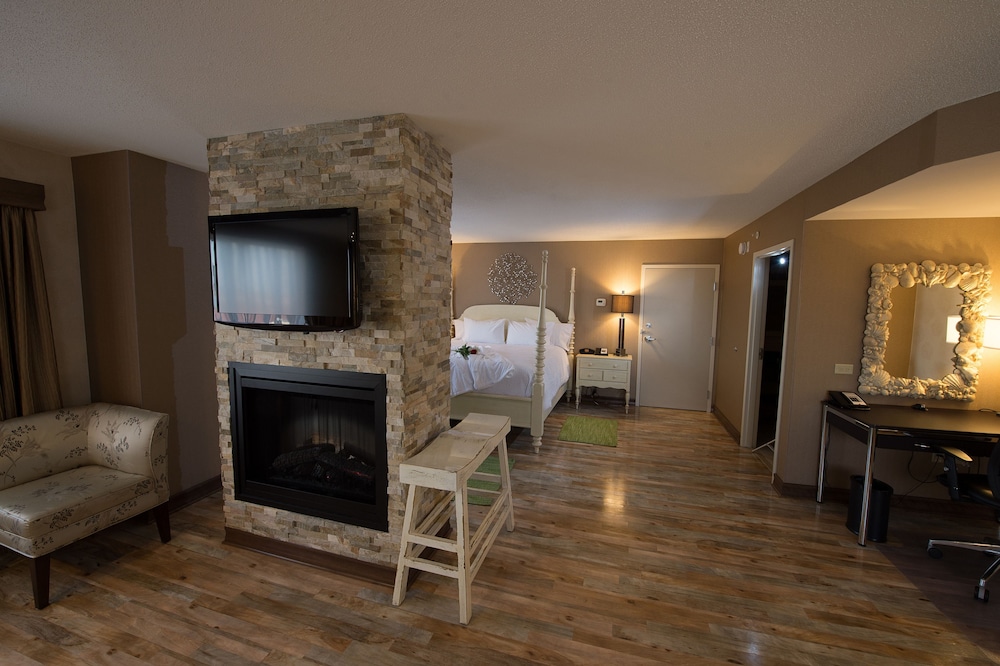 Suite, 1 King Bed, Non Smoking - Photo 10
