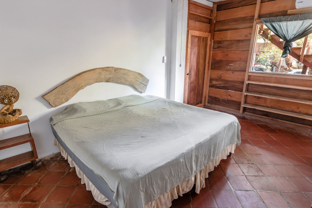 King Size Bed In the tree house (10)