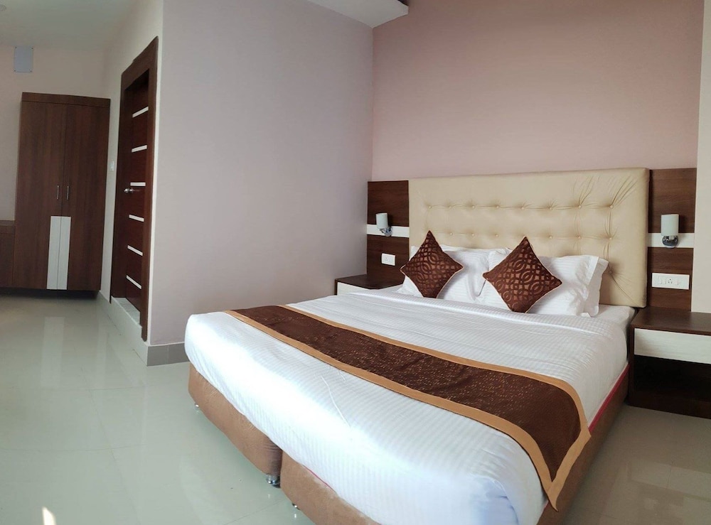 Suite, 1 Queen Bed, Non Smoking photo 1