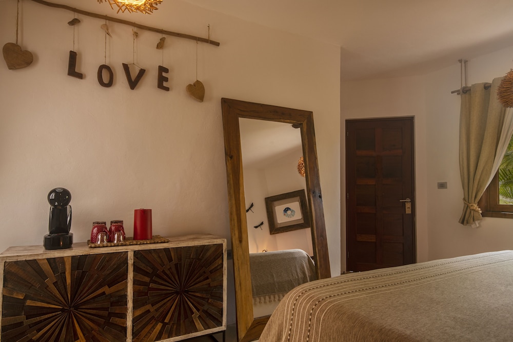Deluxe Room - Photo 9