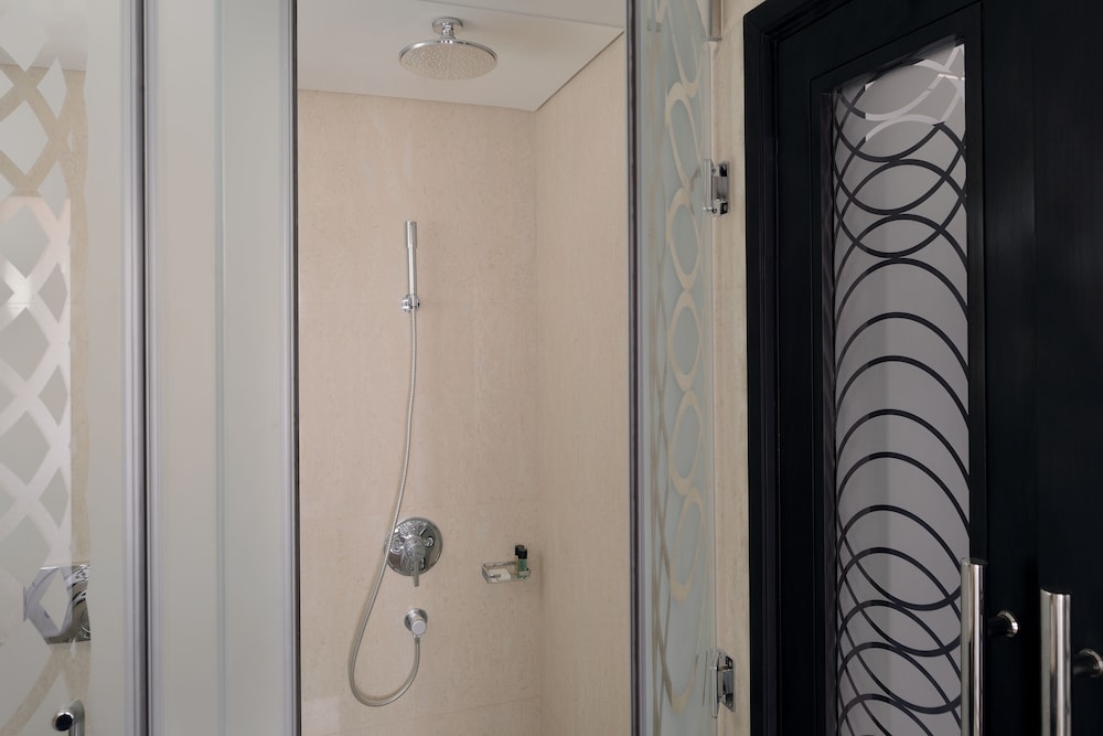 Premium Room - Photo 9