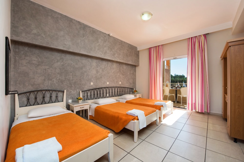 Triple Room, Pool View