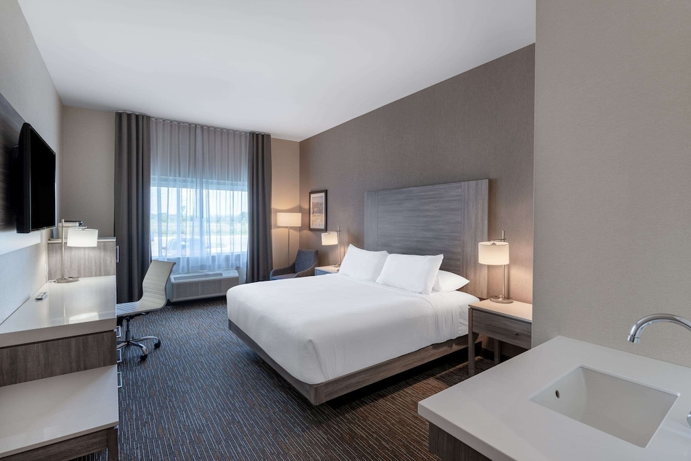Superior Room, 1 King Bed, Non Smoking - Photo 1