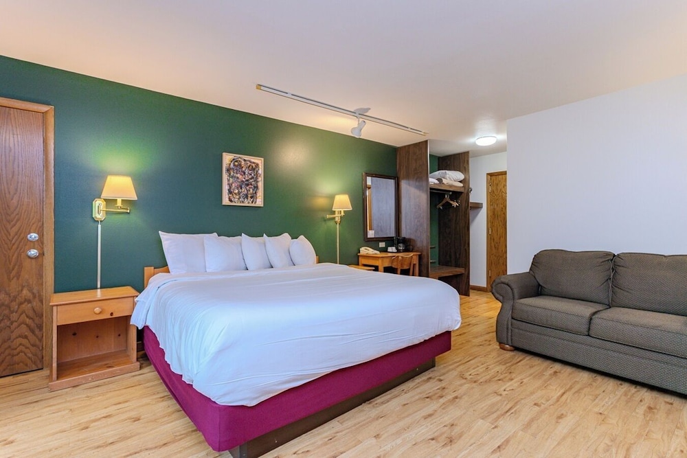 1 King Bed 1st Floor
