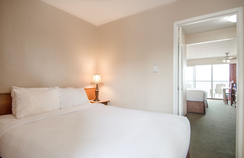 Oceanview King Studio Suite - Photo 4